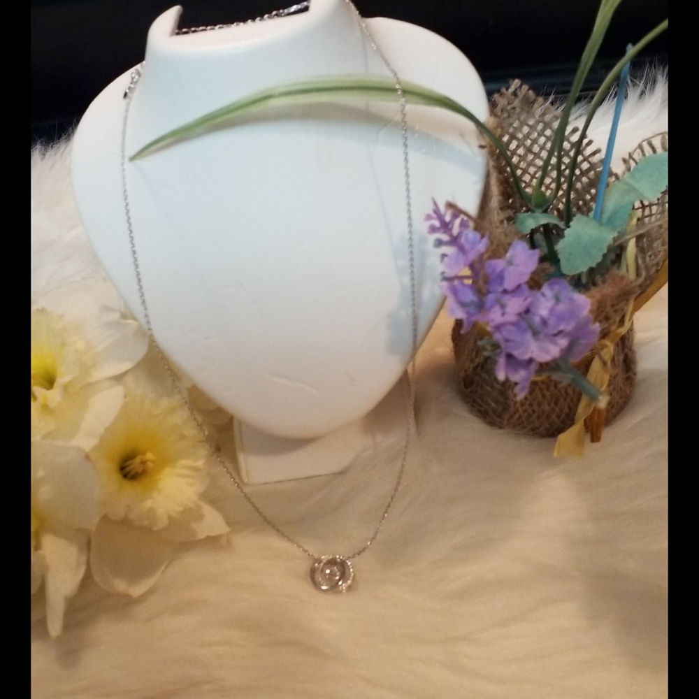 Gorgeous  925 Sterling Silver Necklace - Picture 7 of 8